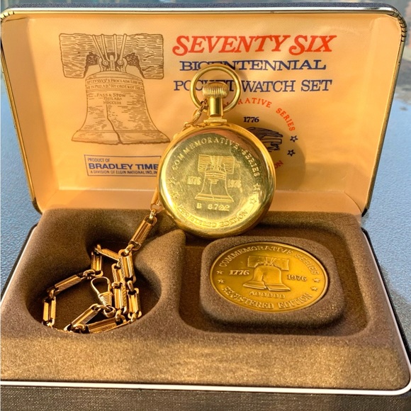 1976 Bicentennial Pocket Watch and U.S. Postage Stamps - Picture 4 of 14